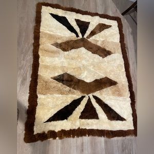 100% Alpaca fur rug 60x48. Alpaca Fur Rug. Handmade in Peru.